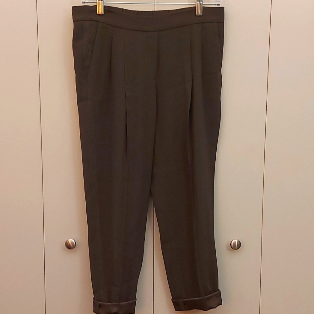 Babaton size 4 cropped pants